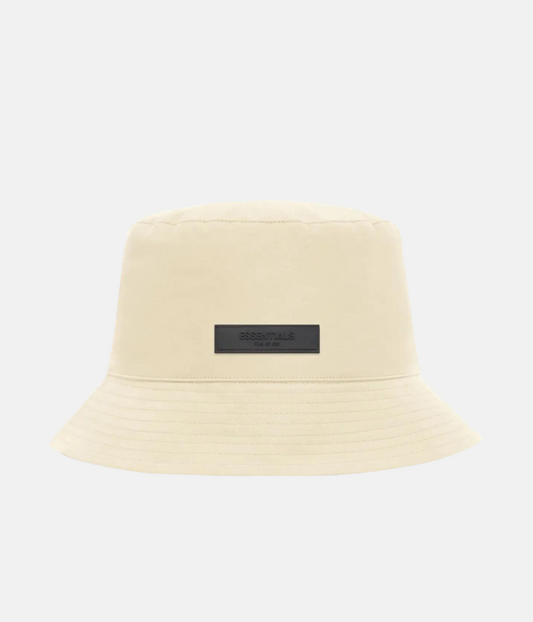 ESSENTIALS BUCKET HAT