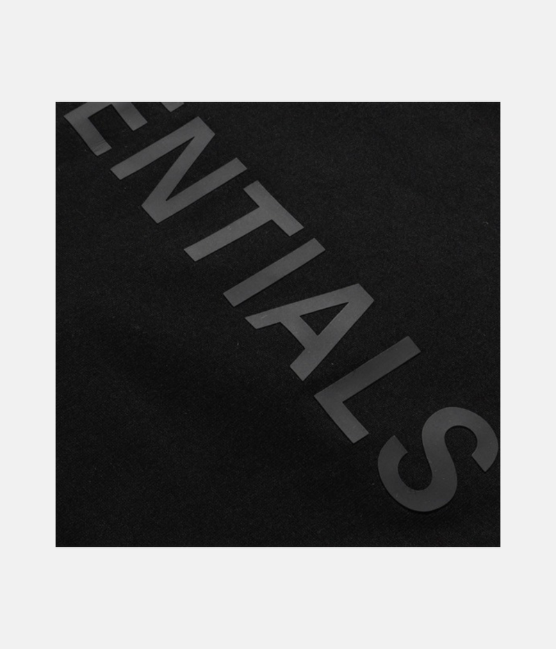 ESSENTIALS T-SHIRT - THE URBAN MOOD | Streetwear Store