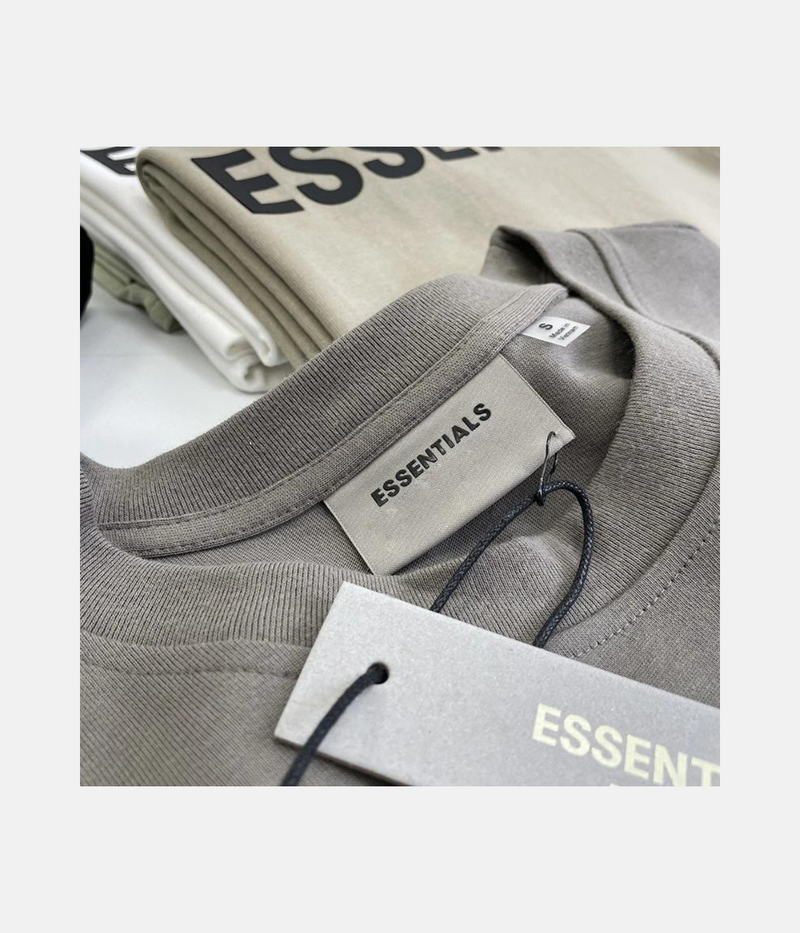 ESSENTIALS T-SHIRT - THE URBAN MOOD | Streetwear Store